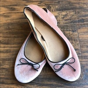 ShoeDazzle Velvet Blush Slippers - size 8.5
